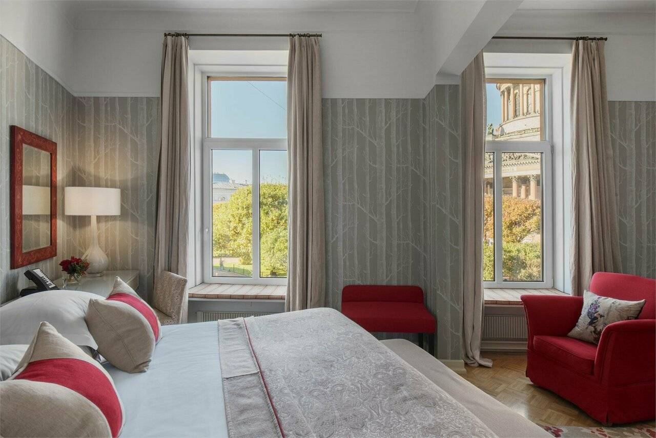 Фотографии номера Полулюкс с видом на собор в Гостинице Англетер Санкт-Петербург