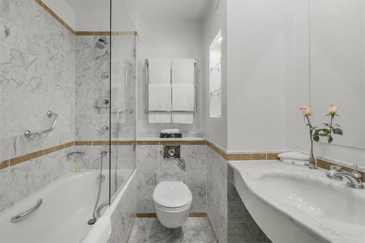 Фотографии номера Стандартный номер в Гостинице Англетер Санкт-Петербург