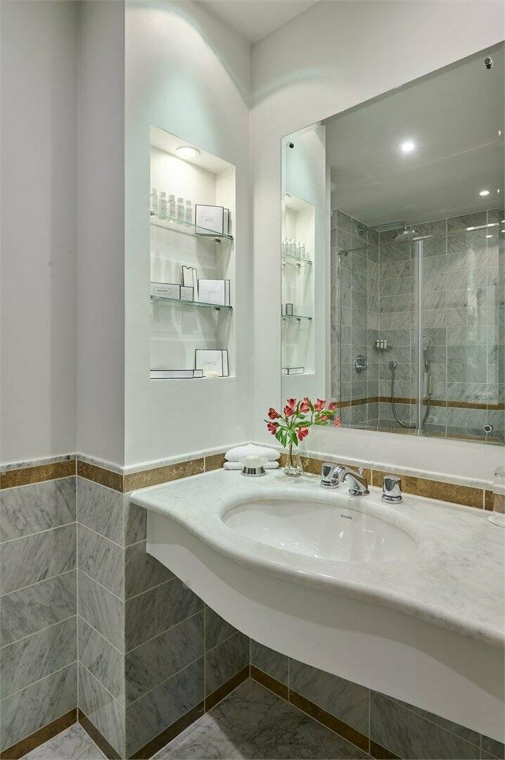 Фотографии номера Полулюкс с видом на собор в Гостинице Англетер Санкт-Петербург